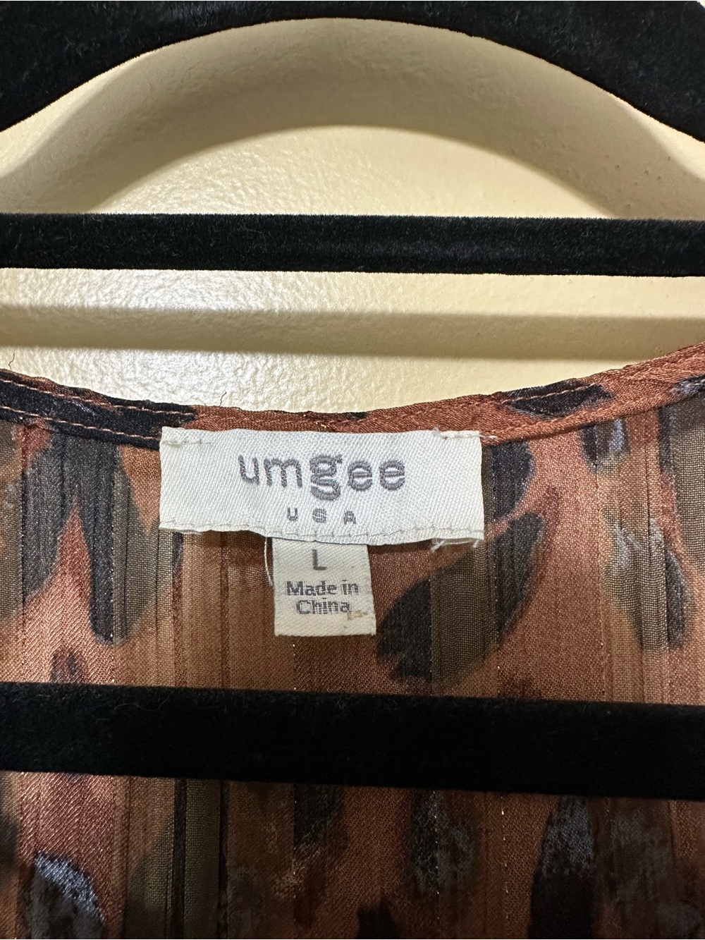 Umgee Metallic Leopard Print Ruffle Sleeve Blouse Women L Semi-Sheer - Picture 2 of 4